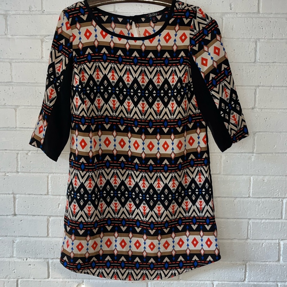 BeBop Tunic Top Shirt 3/4 sleeve Sz XS Aztec Print Boat Neck Keyhole Western.